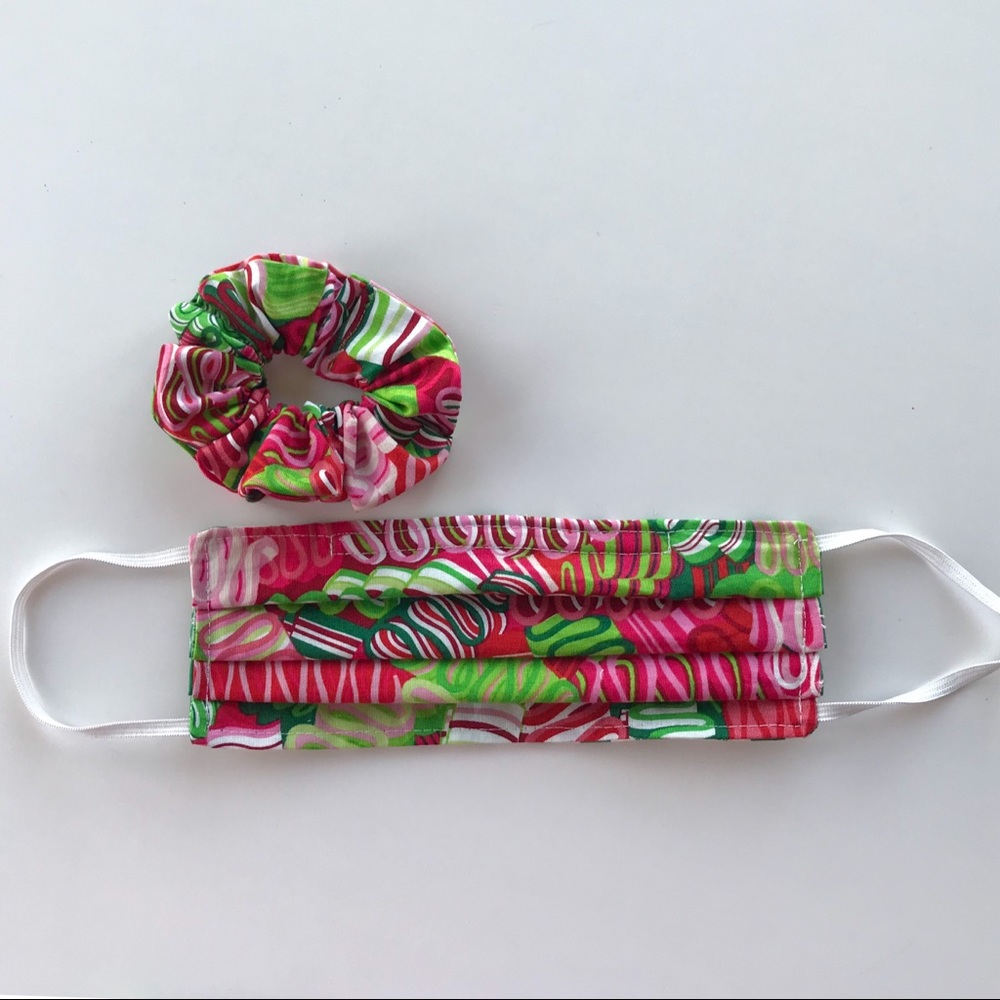 Holiday masks & scrunchies!!